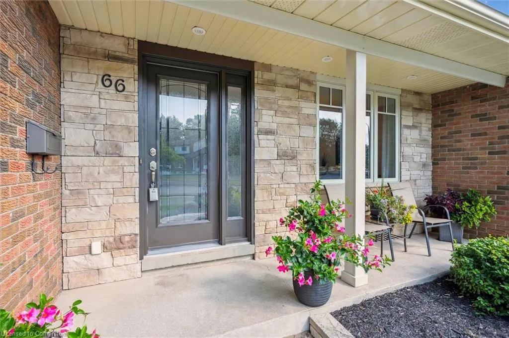 66 Pinehurst Crescent