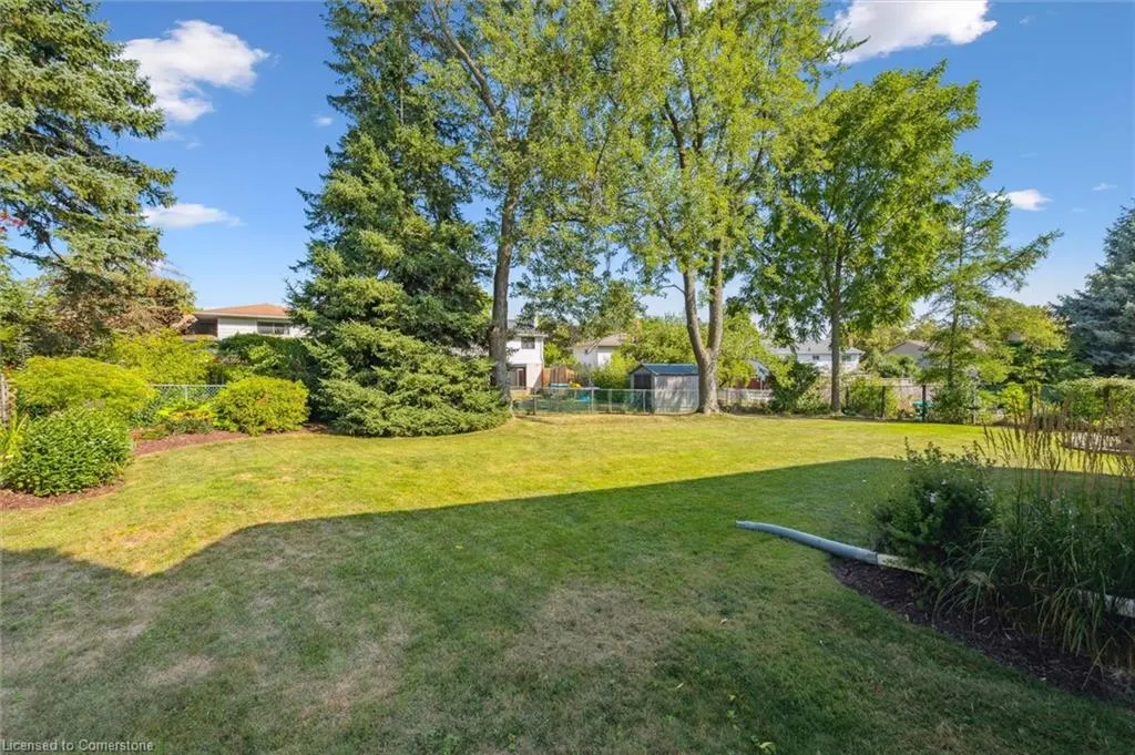 66 Pinehurst Crescent