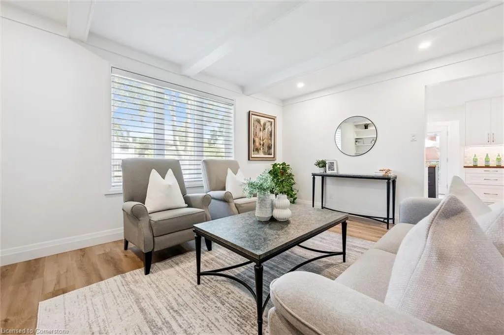 66 Pinehurst Crescent