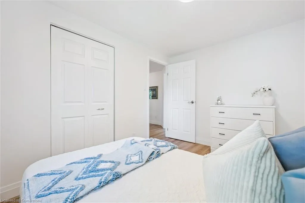 66 Pinehurst Crescent