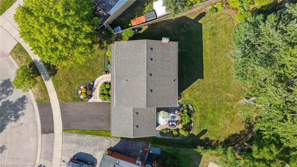 66 Pinehurst Crescent