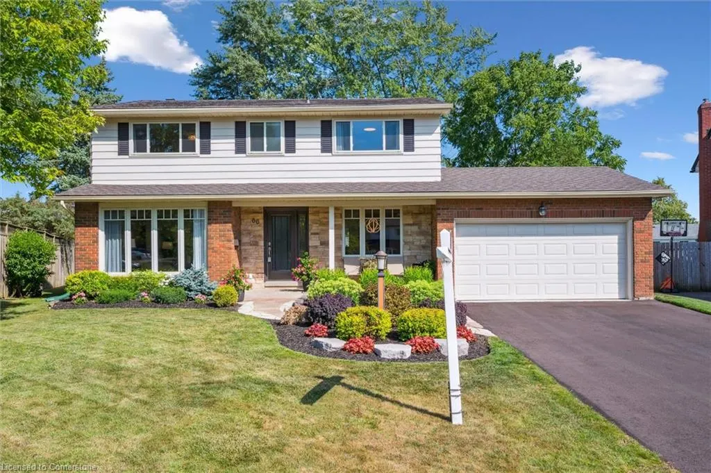 66 Pinehurst Crescent