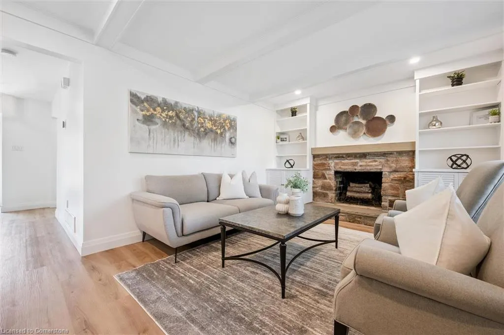 66 Pinehurst Crescent