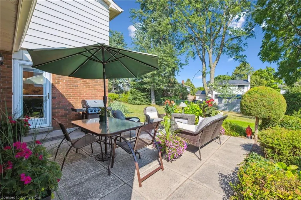 66 Pinehurst Crescent