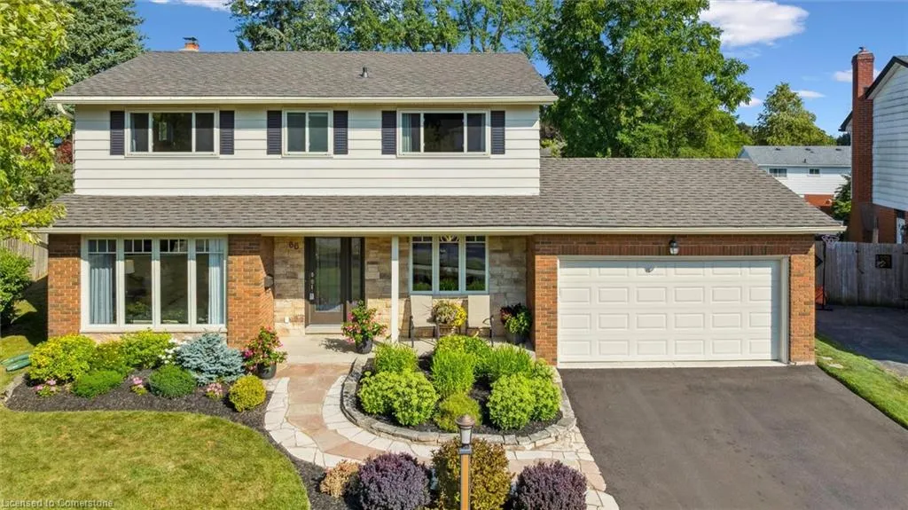 66 Pinehurst Crescent