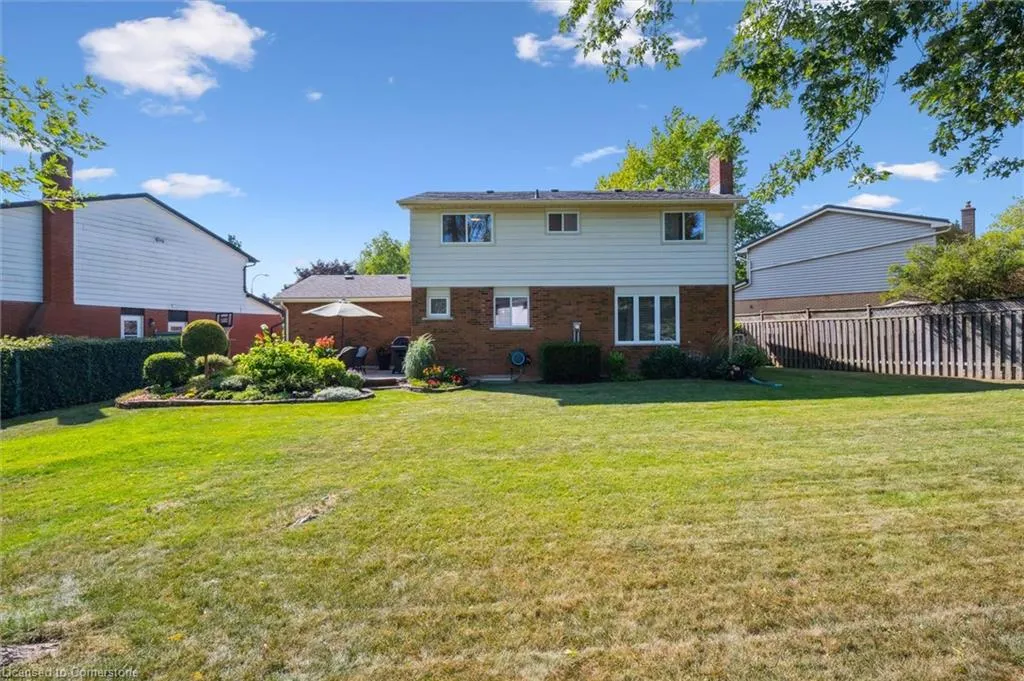 66 Pinehurst Crescent