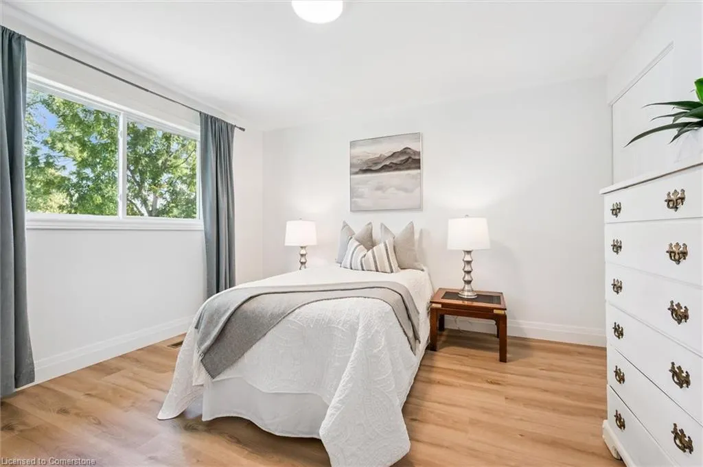 66 Pinehurst Crescent