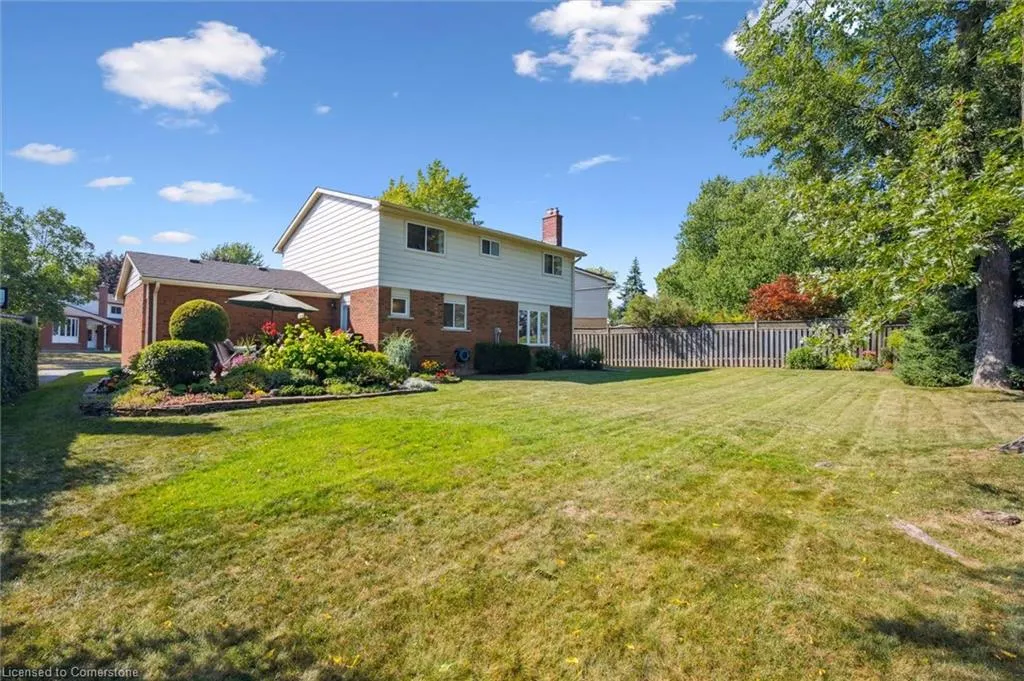 66 Pinehurst Crescent