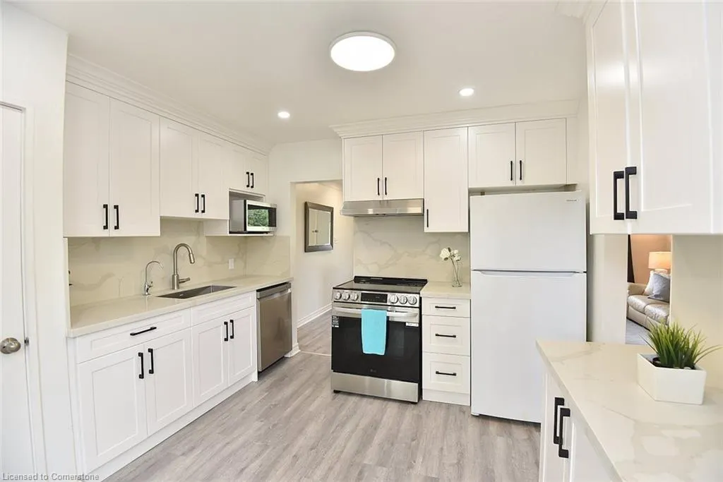 238 Kent Crescent
