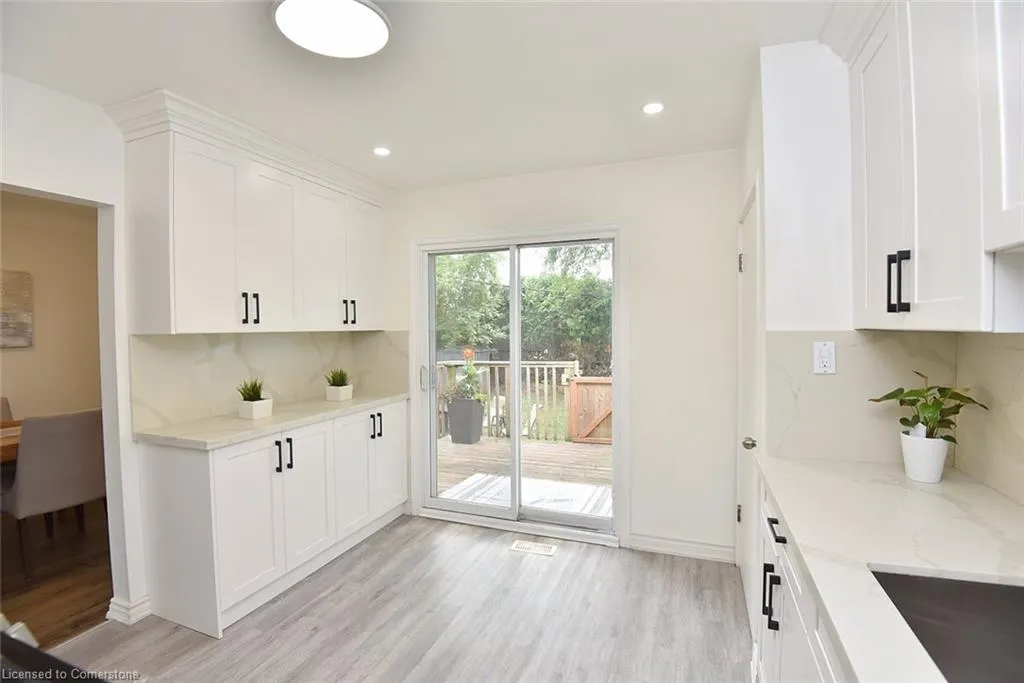 238 Kent Crescent