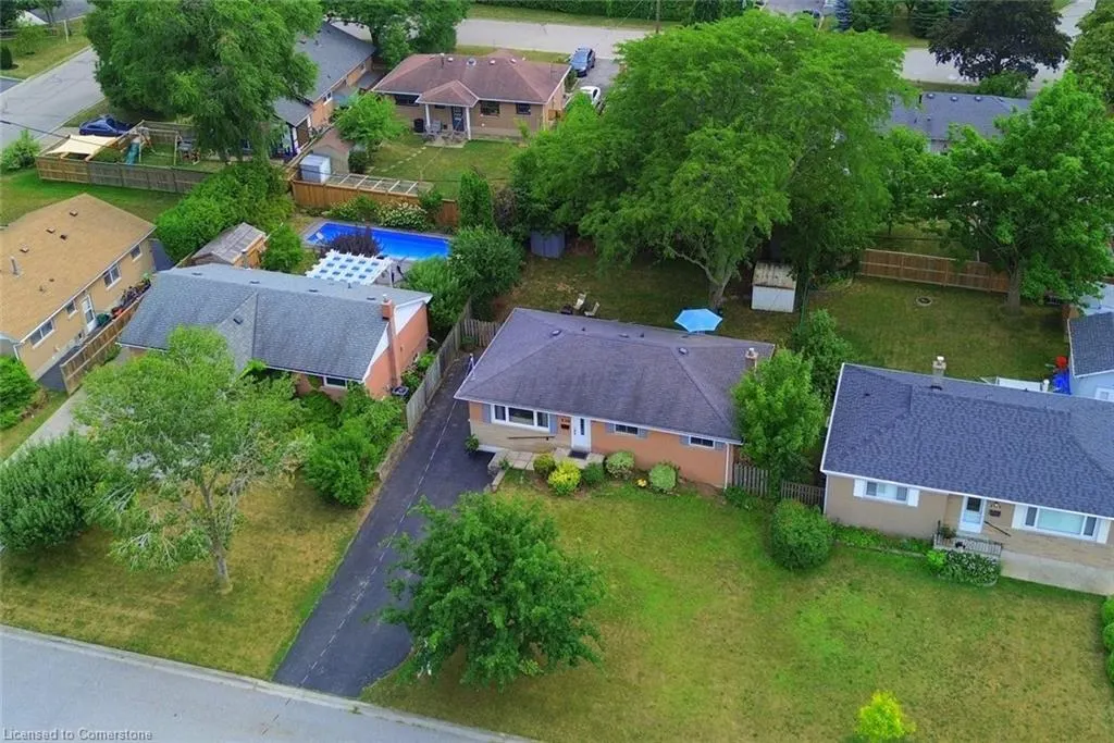 238 Kent Crescent