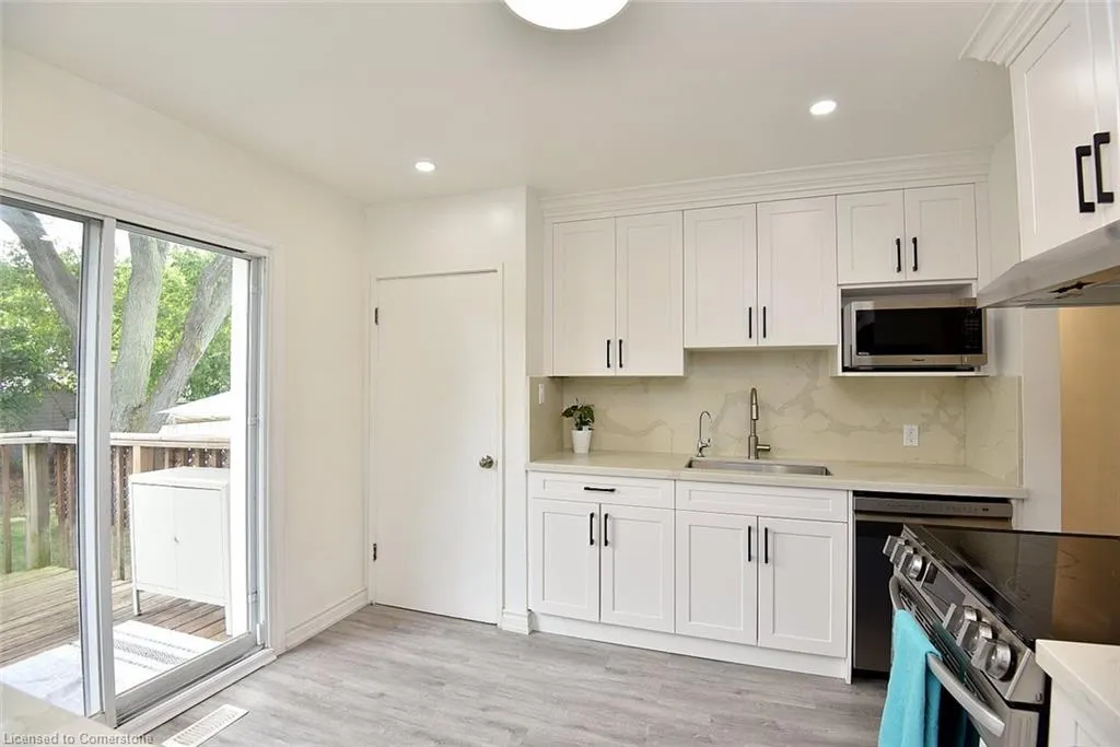 238 Kent Crescent
