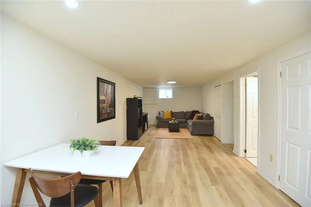 238 Kent Crescent