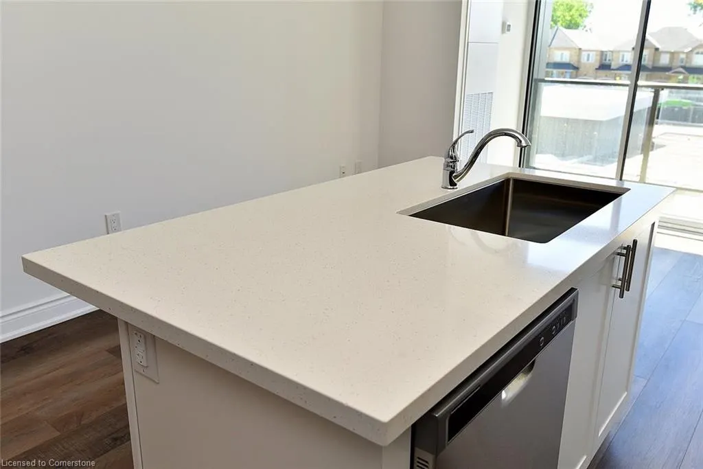 450 Dundas Street, #612