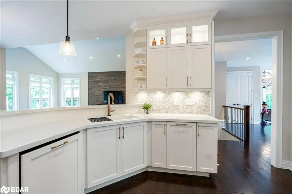 11 Emerald Terrace
