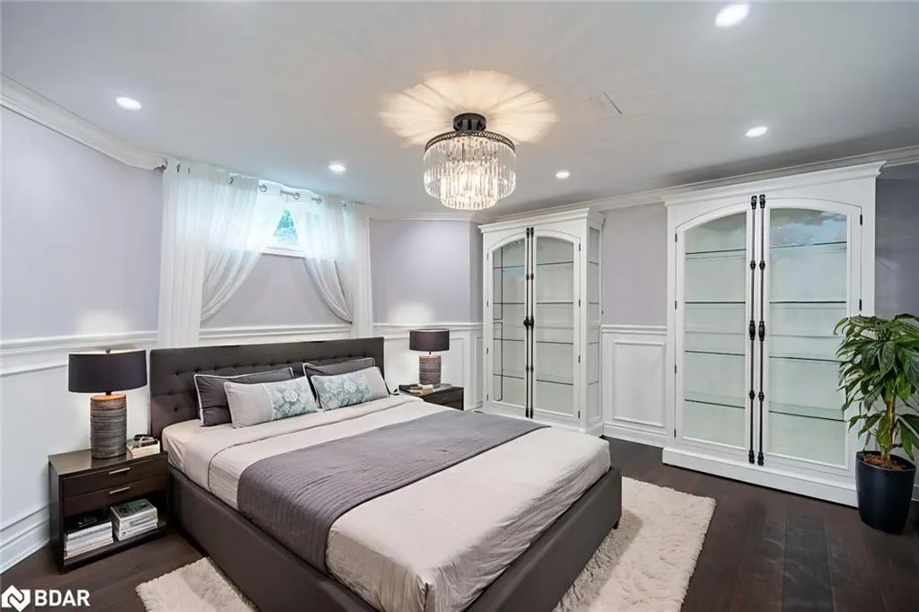 11 Emerald Terrace