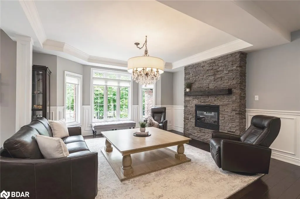 11 Emerald Terrace