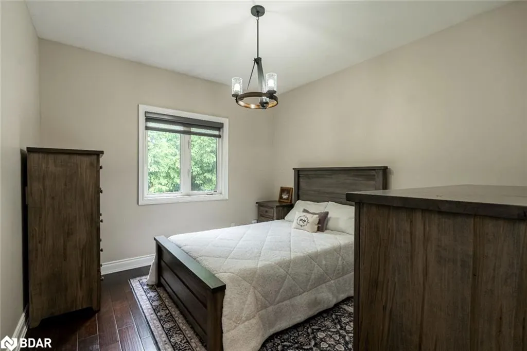 11 Emerald Terrace