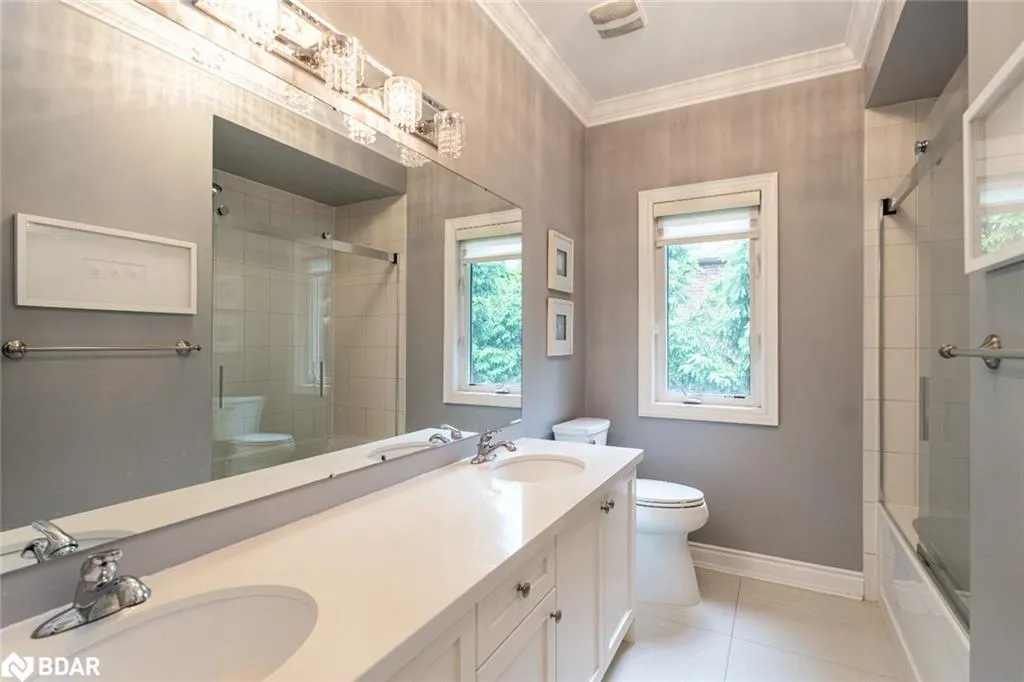 11 Emerald Terrace