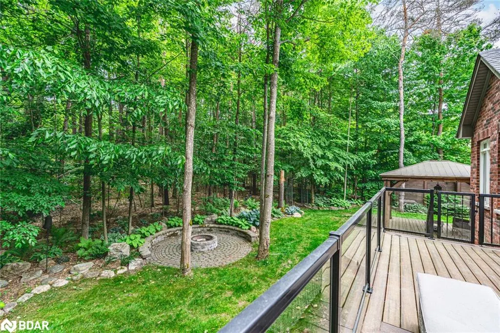 11 Emerald Terrace