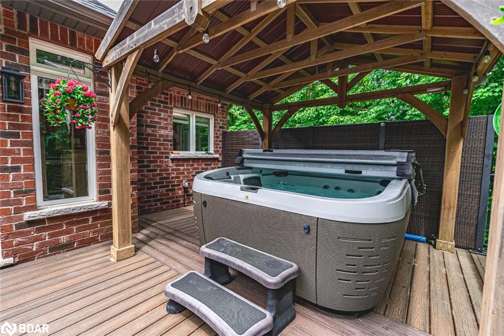 11 Emerald Terrace