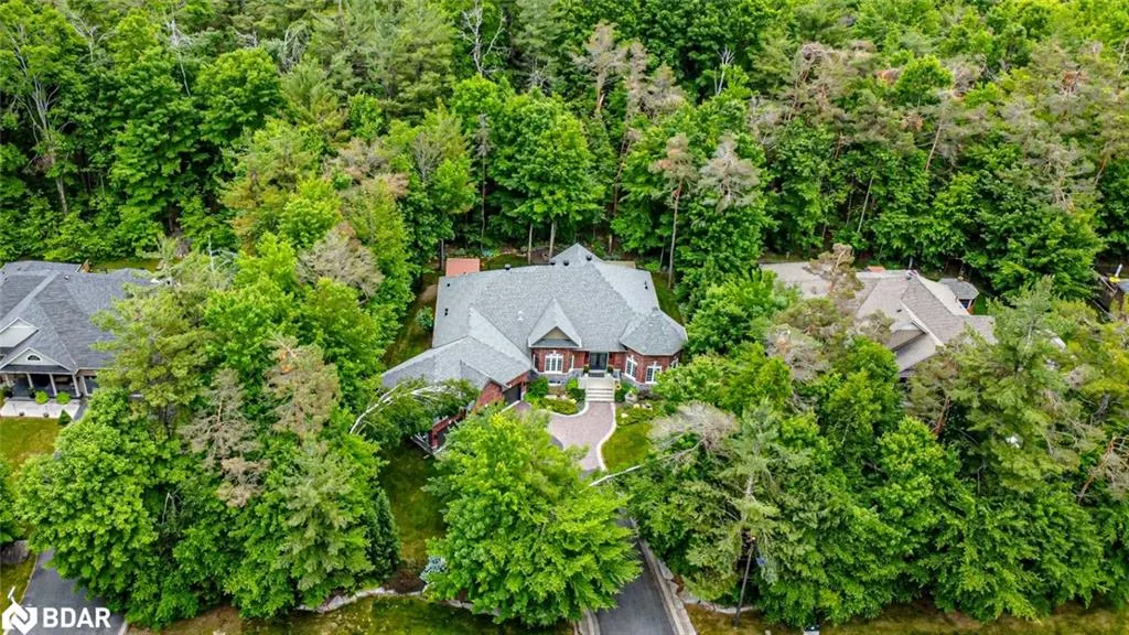 11 Emerald Terrace