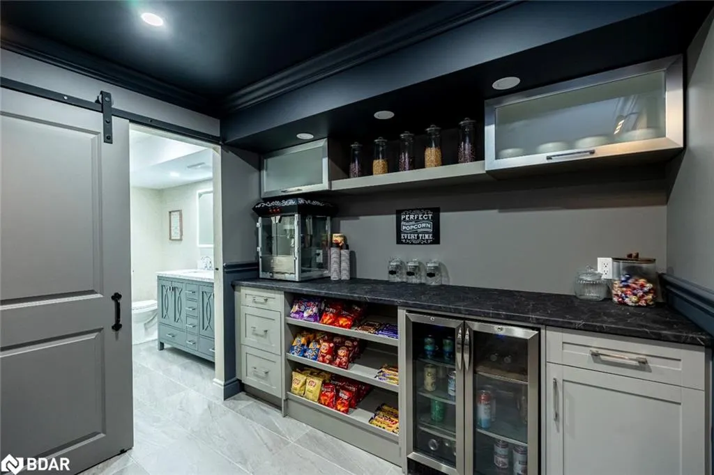 11 Emerald Terrace