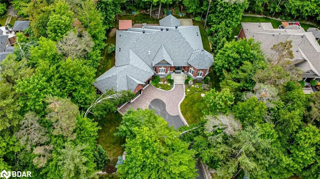 11 Emerald Terrace