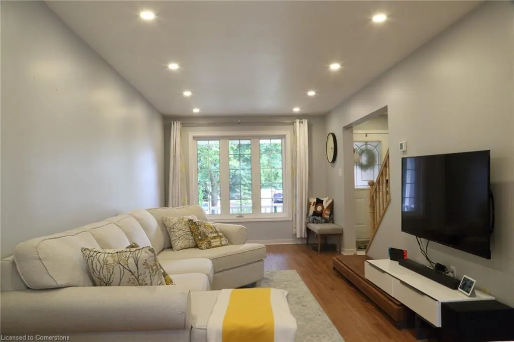 489 Timbercroft Crescent
