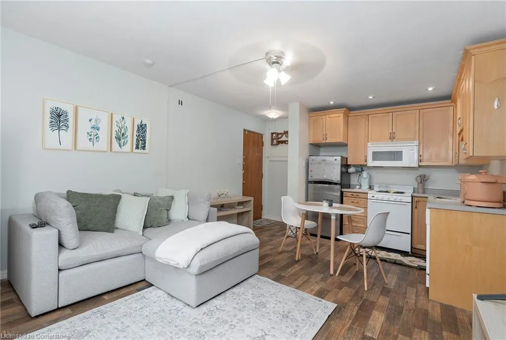 1759 King Street E, #14