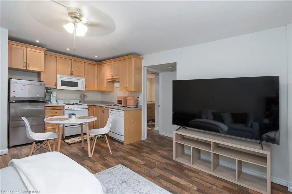 1759 King Street E, #14