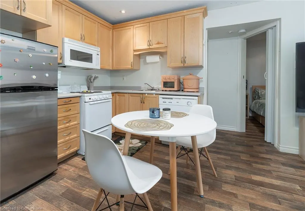 1759 King Street E, #14