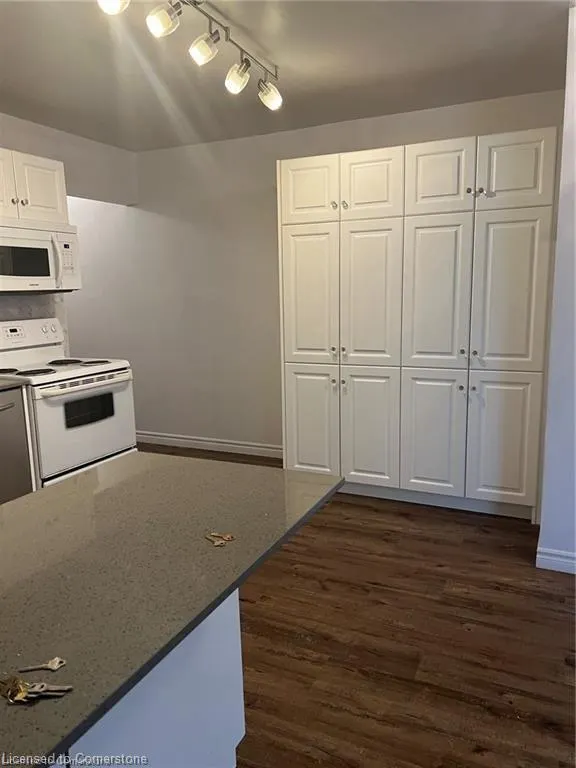 113 Westmount Road, #1