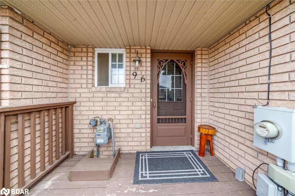 96 Lee Crescent