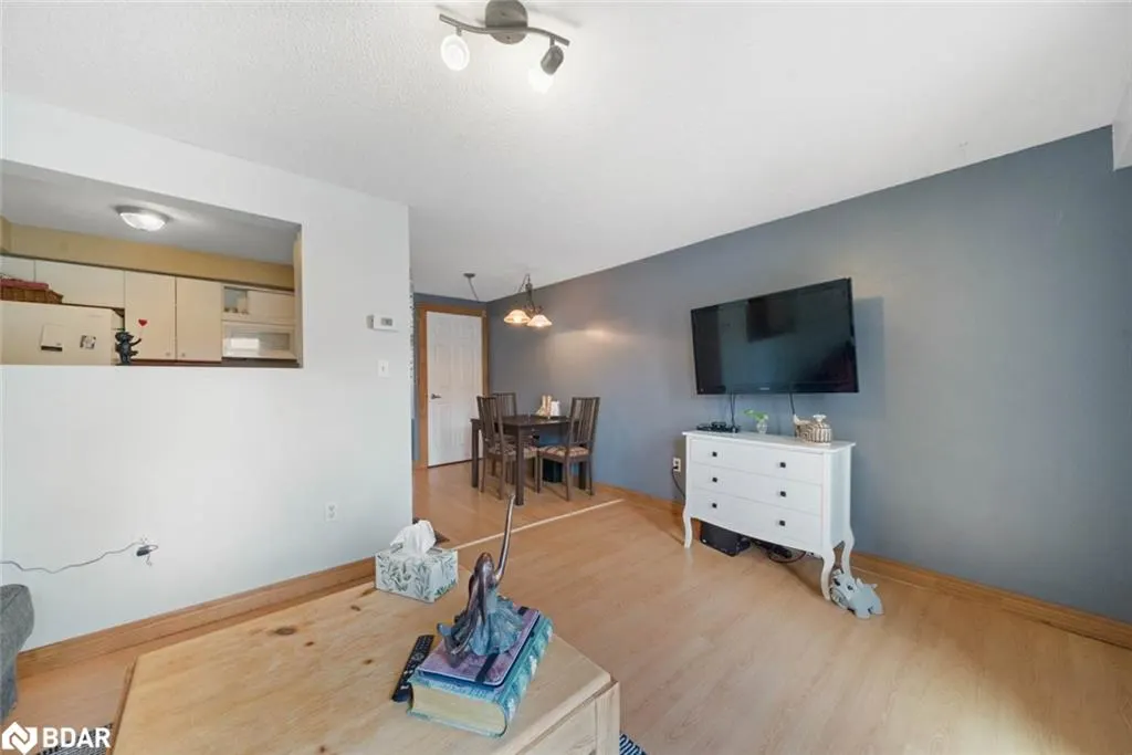 96 Lee Crescent