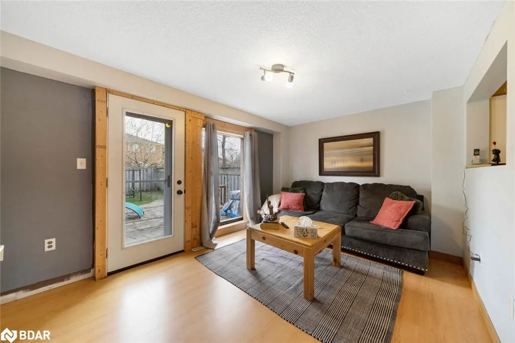 96 Lee Crescent