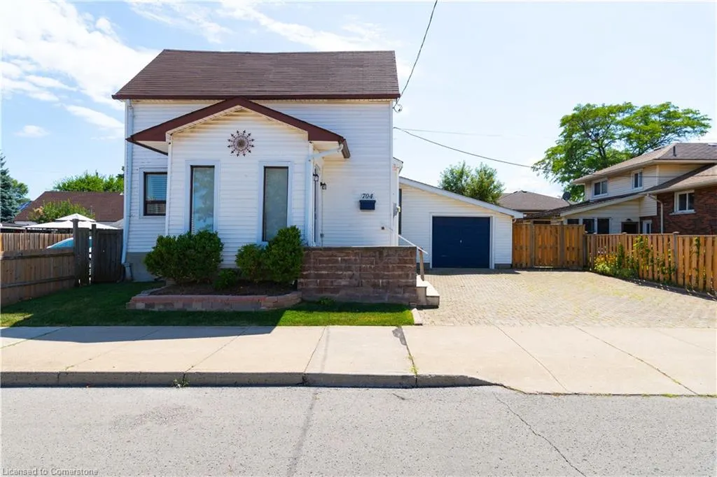 704 Roxborough Avenue