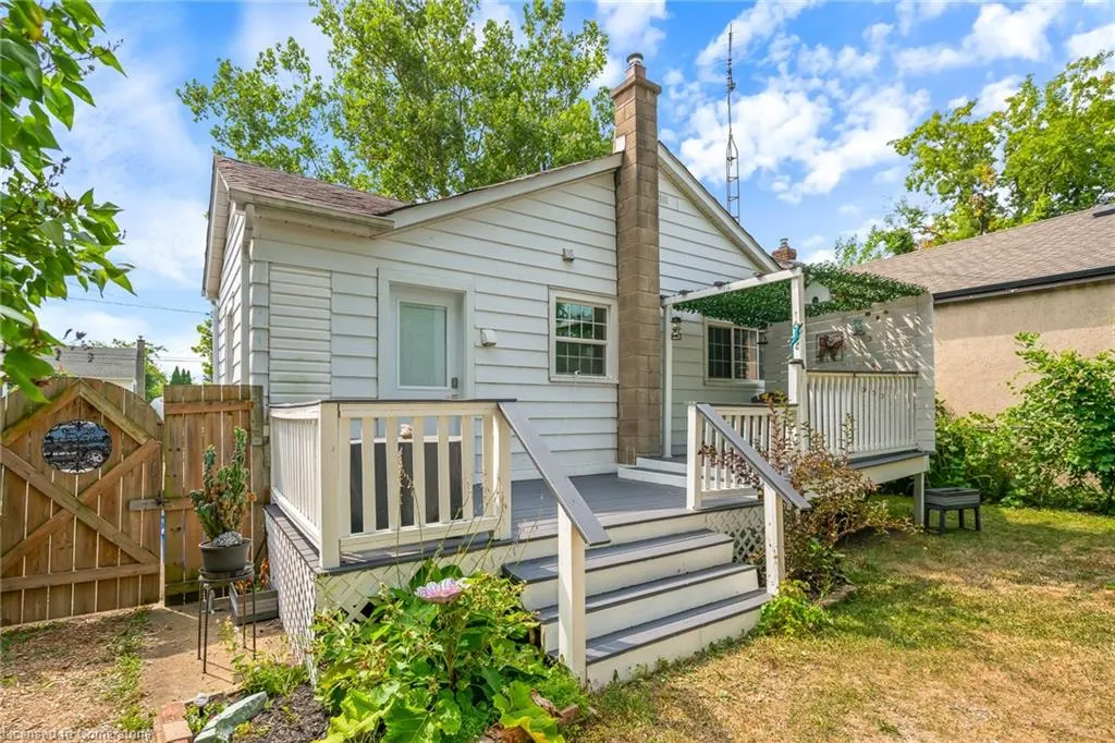 7 Elmwood Avenue