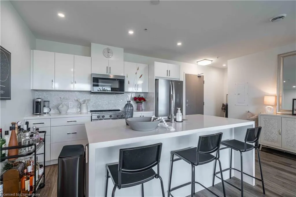 455 Charlton Avenue E, #306