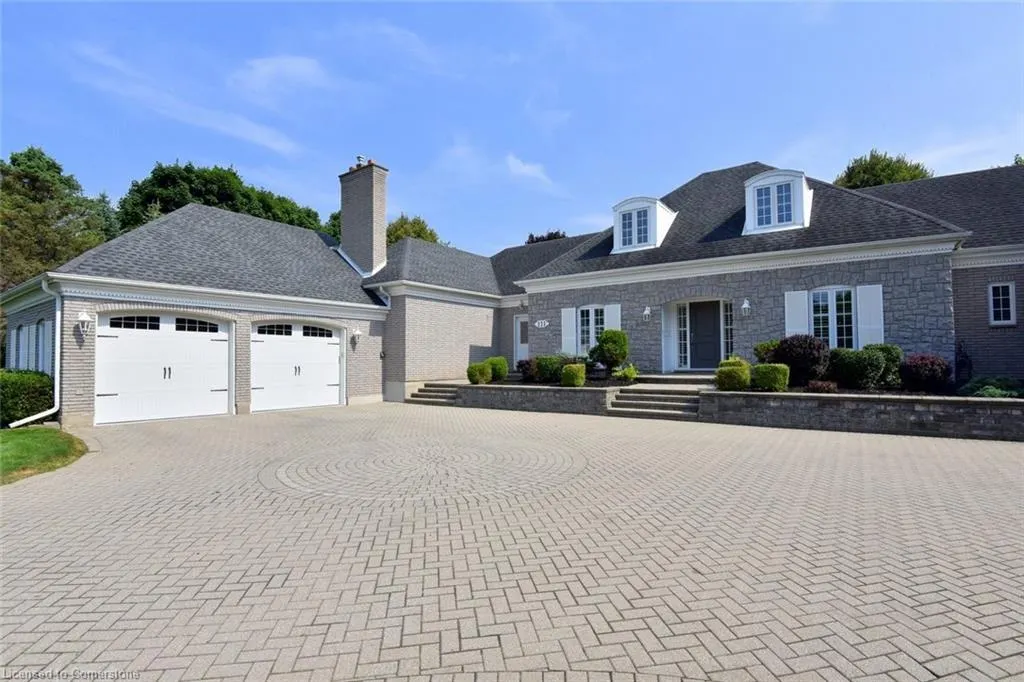 111 St Andrews Drive