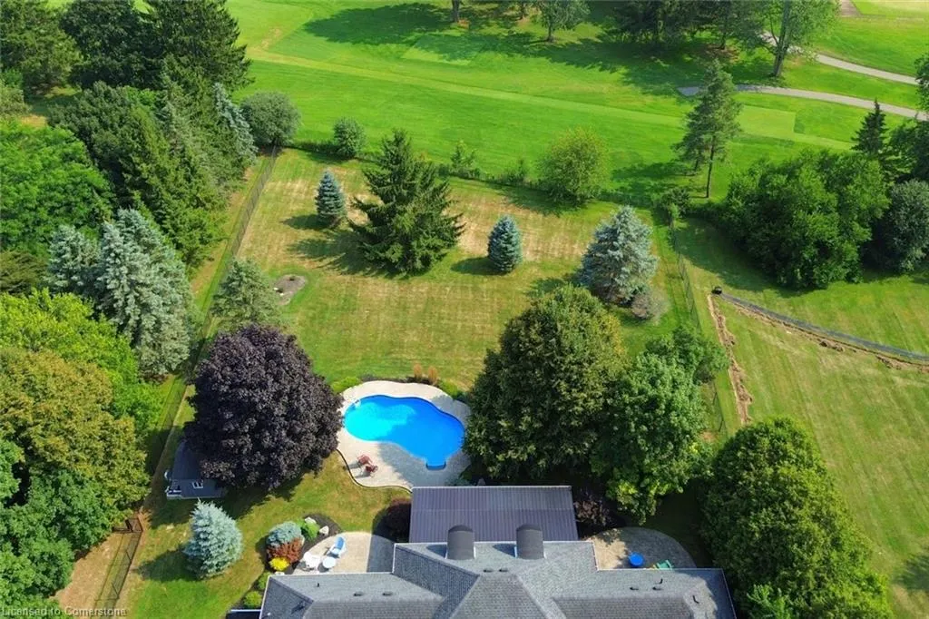 111 St Andrews Drive