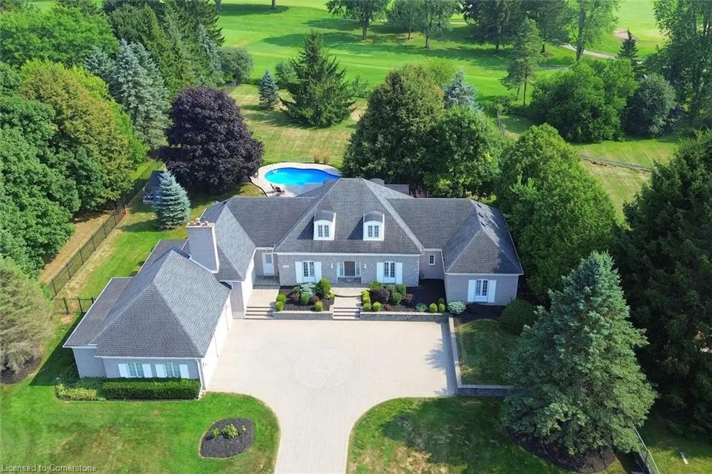 111 St Andrews Drive
