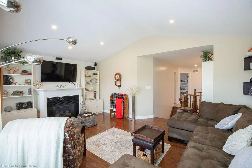 15 Meadowbank Drive