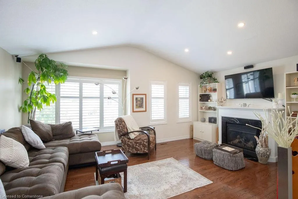 15 Meadowbank Drive