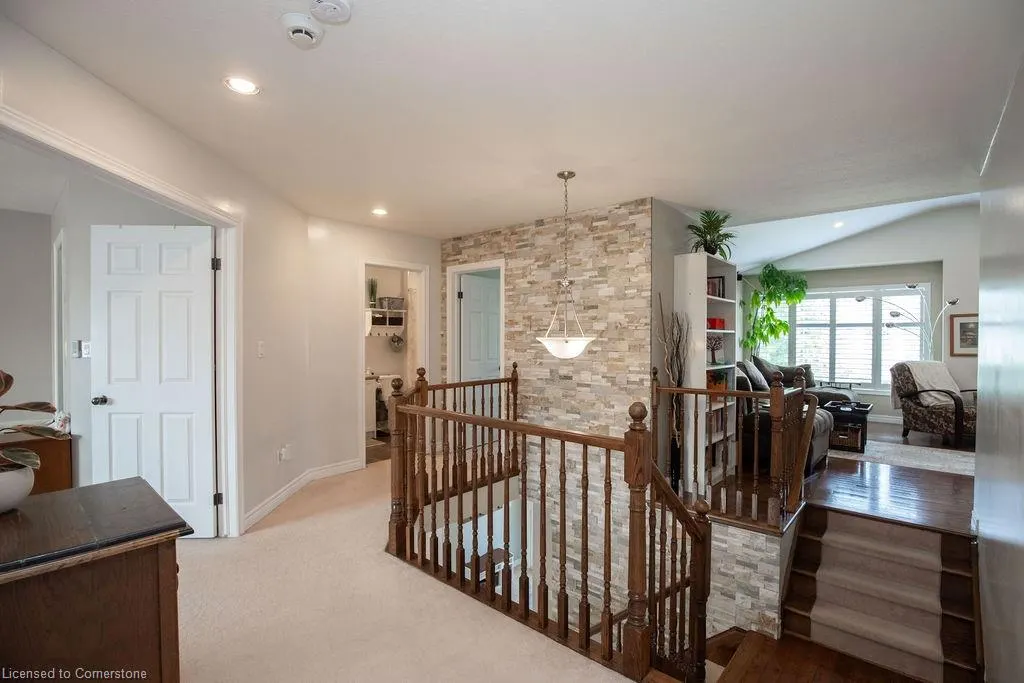 15 Meadowbank Drive
