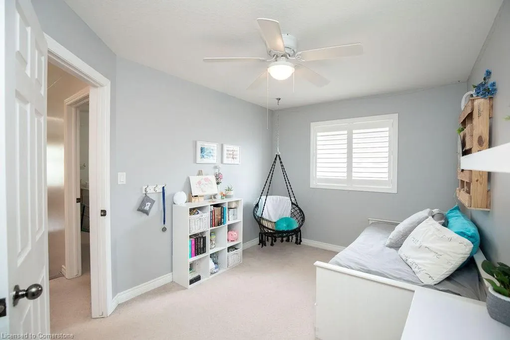15 Meadowbank Drive