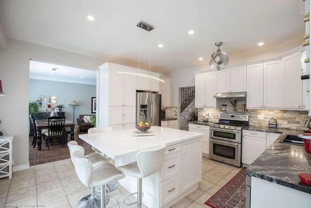 15 Meadowbank Drive