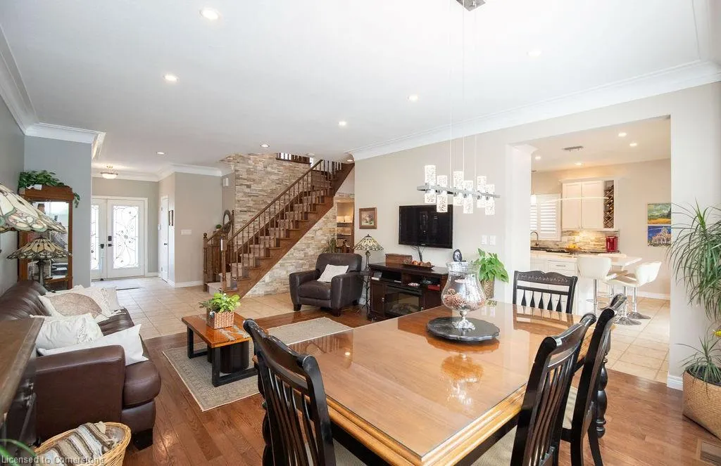 15 Meadowbank Drive