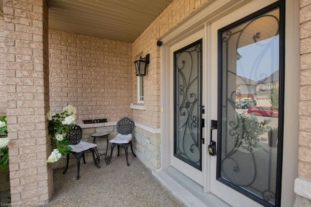 15 Meadowbank Drive