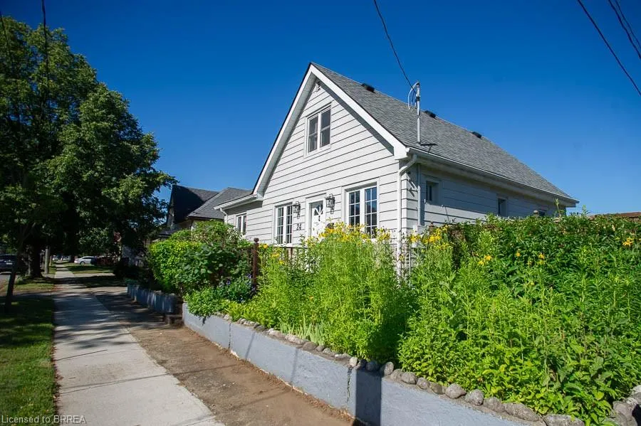 24 Hill Avenue